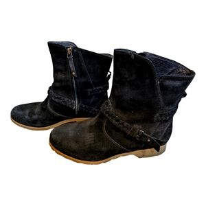 Teva de La Vina Low Black Suede Braided Side Zip Booties Size 8.5